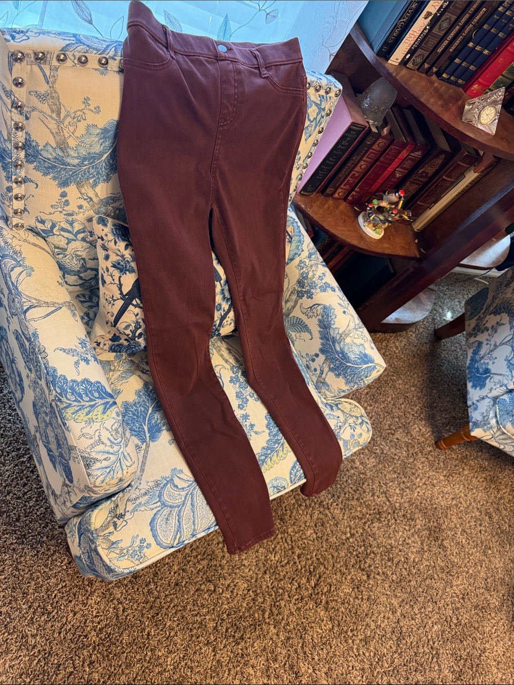 Women's Time and True Slim Fit Stretch Pants - Burgundy size XS